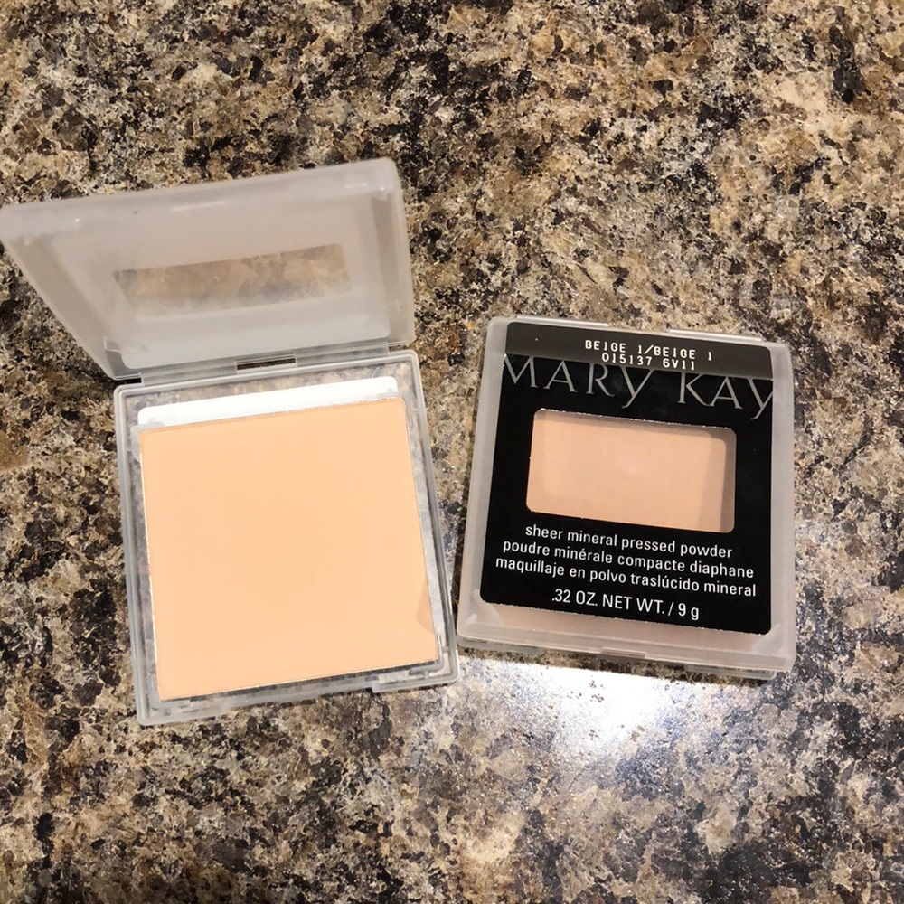 Mary Kay mineral pressed powder